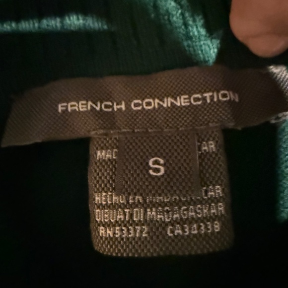 EXCELENT CONDITION FRENCH CONNECTION HUNTER GREEN TURTLE NECK IN SMALL - Picture 3 of 6